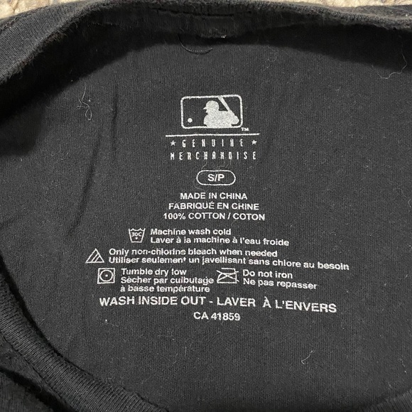 Toronto Blue Jays Black Printed V-Neck Tee - Picture 5 of 5